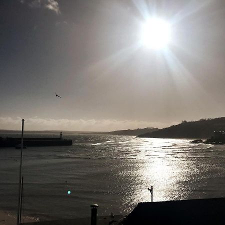 Modern Studio Apartment With Stunning Views! St Ives  Bagian luar foto