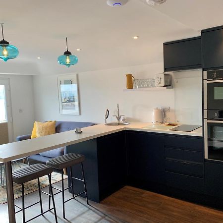 Modern Studio Apartment With Stunning Views! St Ives  Bagian luar foto