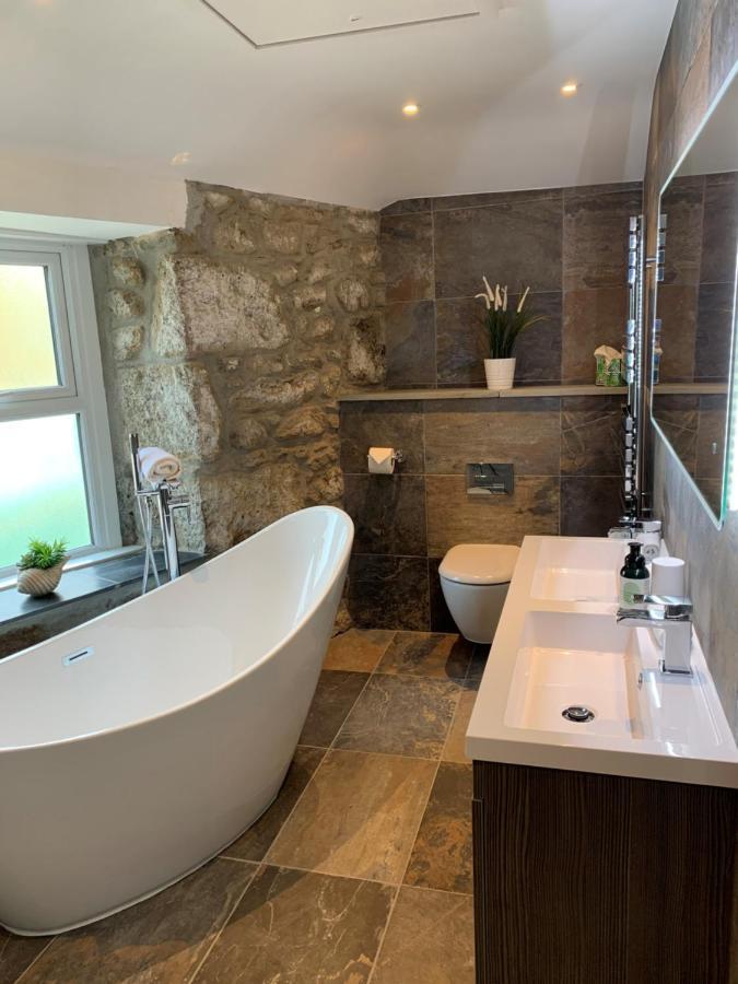 Modern Studio Apartment With Stunning Views! St Ives  Bagian luar foto