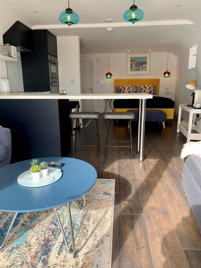 Modern Studio Apartment With Stunning Views! St Ives  Bagian luar foto